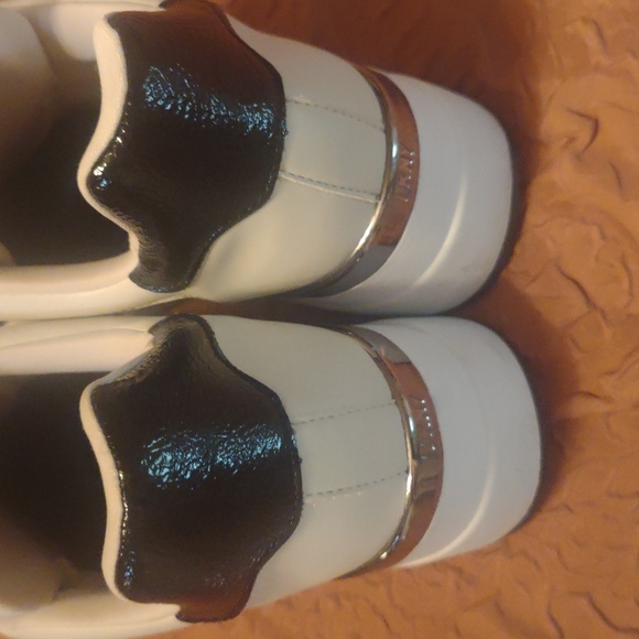 DKNY fashion sneakers - Picture 4 of 6